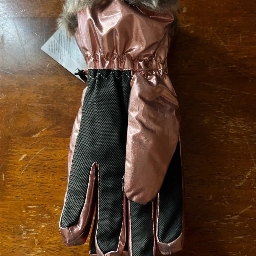 NWT Swiss Tech Insulated Pink Metallic Gloves